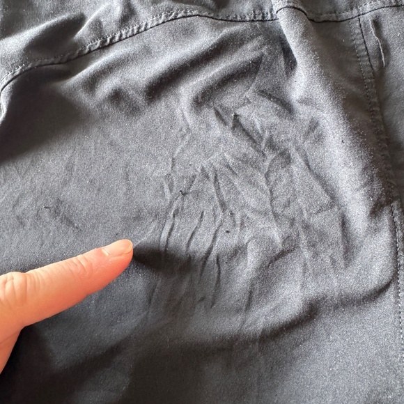 Under Armour UA Iso-Chill Kids M Black Athletic Shorts Inside Lining Running - Picture 7 of 12